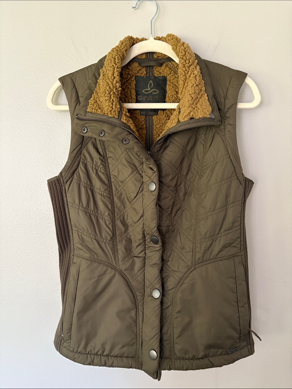 prAna Diva Olive Quilted Vest With Tan Sherpa Lining Zipper/Snap Closure